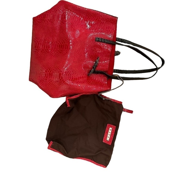 Authentic Marni Red Snakeskin Leather Tote with Zippered Pouch - Picture 5 of 15